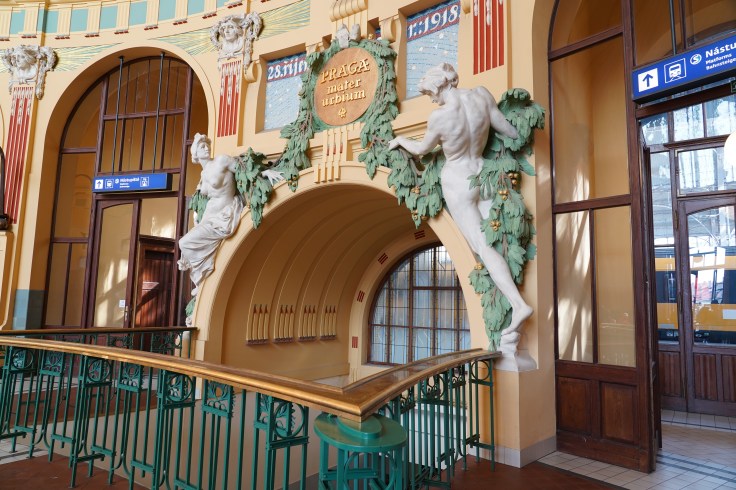 KVDV PHOTOGRAPHY - Prague Railway Station